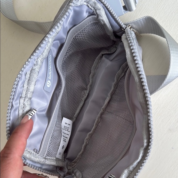 lululemon athletica Light Gray Men's Belt Bag - Picture 5 of 6